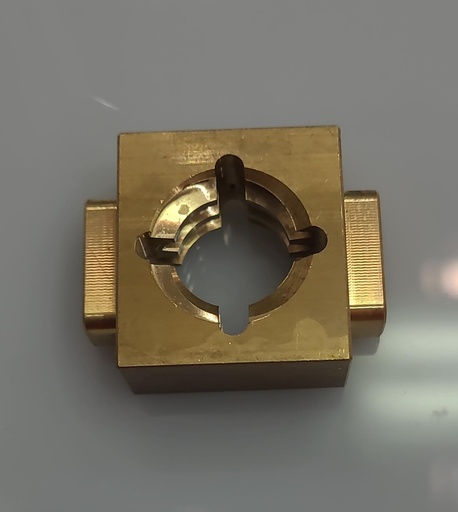 [REH1148379] Threaded plate PCB